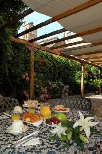 Ca' Dei Leoni Hotel Venesia Bagian luar foto